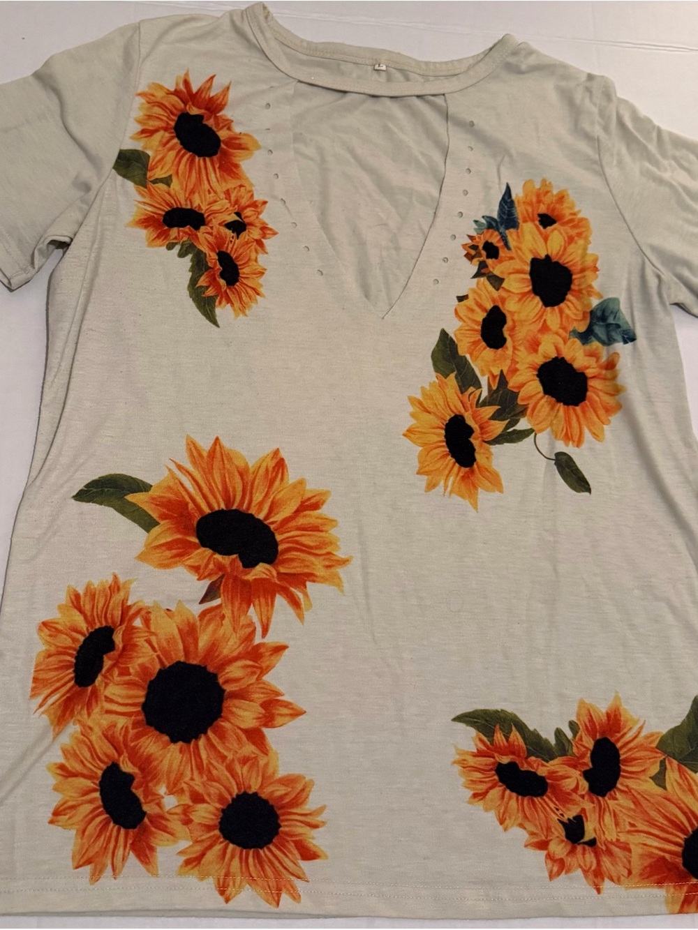 #108 Lg Sunflower Print V-Neck Women's Top - Cream/Orange